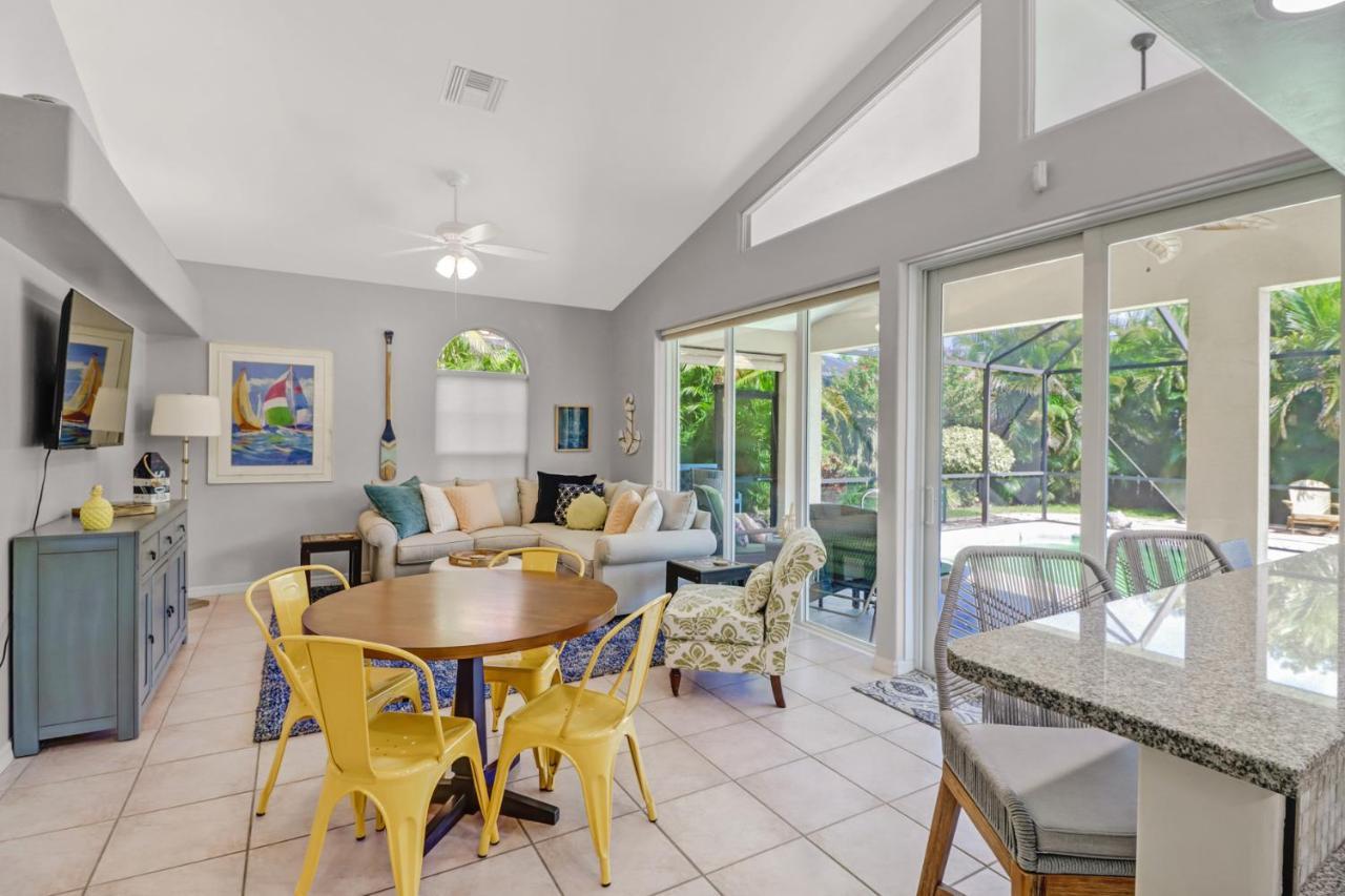 Cozy Beach House - 5 Minutes From Vanderbilt Beach North North Naples 外观 照片